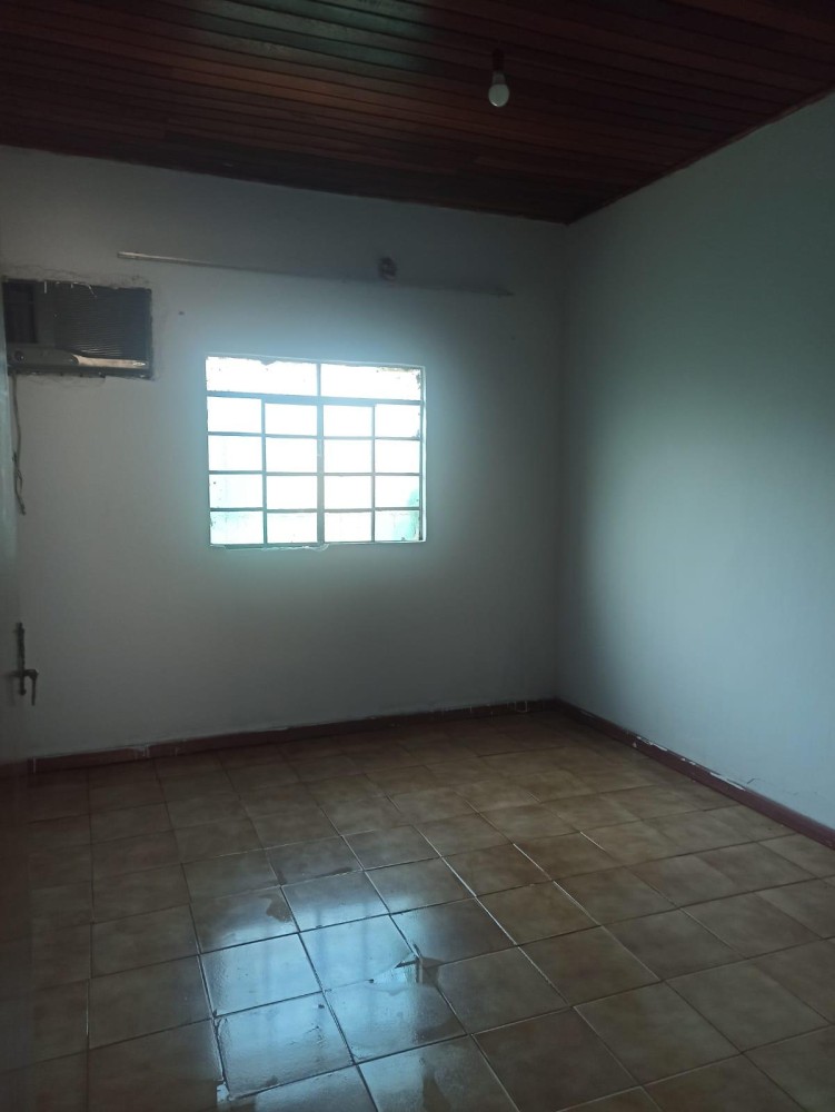 CASA A VENDA – 3 QUARTOS BEM LOCALIZADA SETOR 02 – JARU