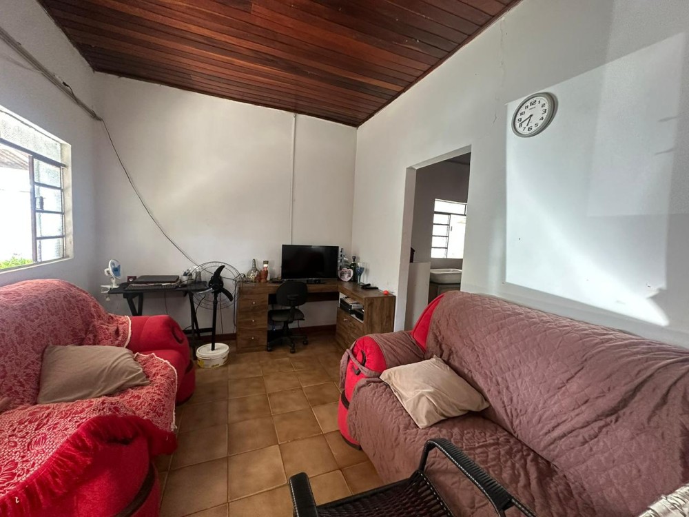 CASA A VENDA – 3 QUARTOS BEM LOCALIZADA SETOR 02 – JARU