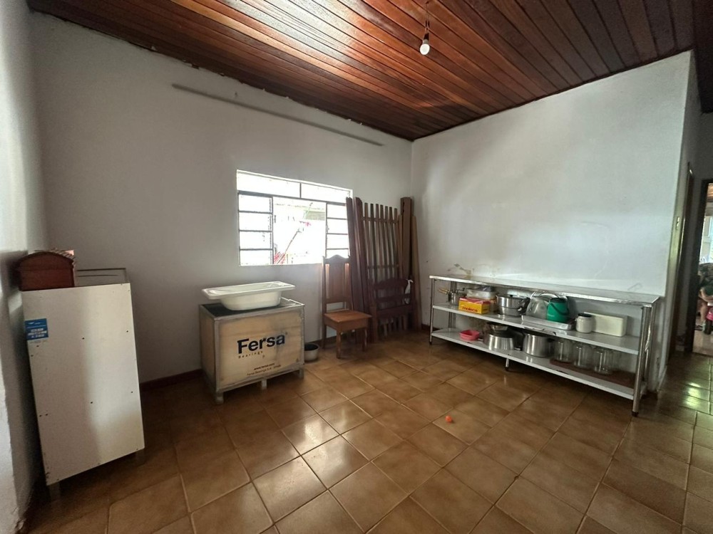 CASA A VENDA – 3 QUARTOS BEM LOCALIZADA SETOR 02 – JARU