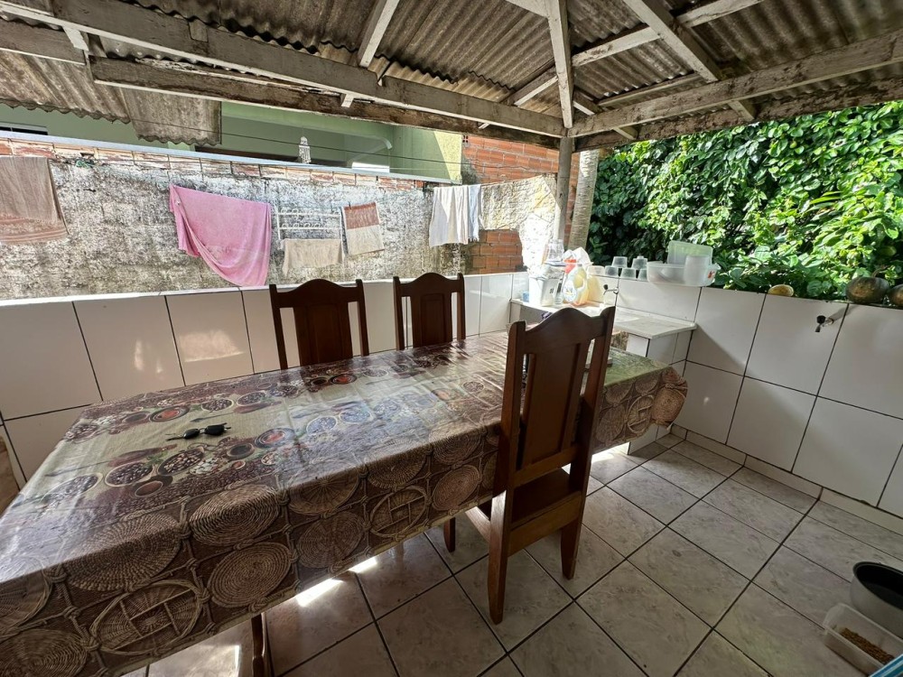 CASA A VENDA – 3 QUARTOS BEM LOCALIZADA SETOR 02 – JARU