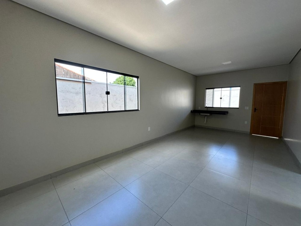 ALUGA-SE CASA – LADO AO IG CENTRO COMERCIAL – 3 QUARTOS