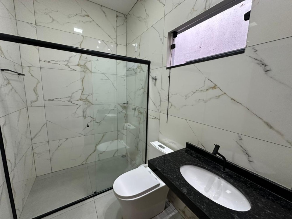 ALUGA-SE CASA – LADO AO IG CENTRO COMERCIAL – 3 QUARTOS