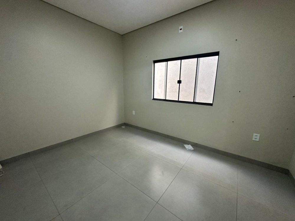 ALUGA-SE CASA COM 3 QUARTOS AO LADO DO IG CENTRO COMERCIAL