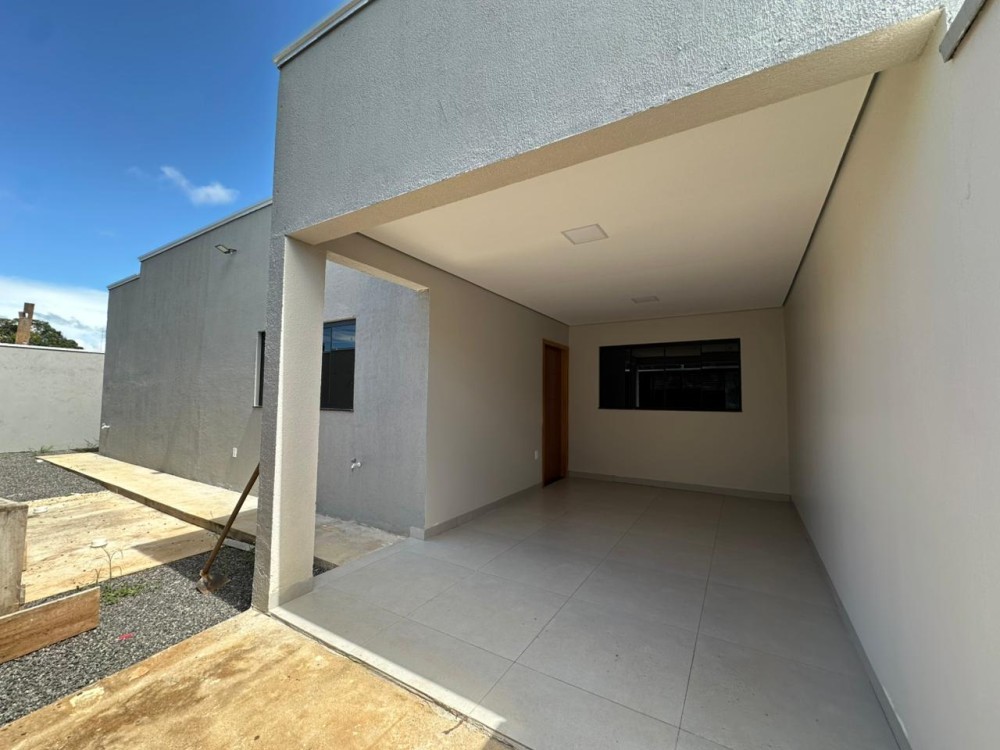 ALUGA-SE CASA – LADO AO IG CENTRO COMERCIAL – 3 QUARTOS