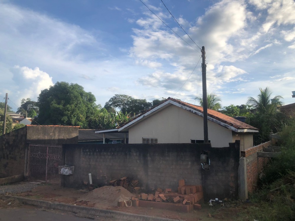 VENDE-SE CASA – SETOR 03 – 2 QUARTOS