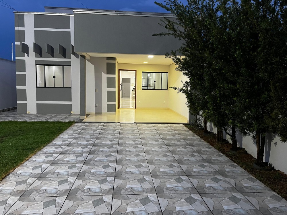 VENDE-SE CASA – 3 QUARTOS – PRÓXIMA AO BANCO DO BRASIL