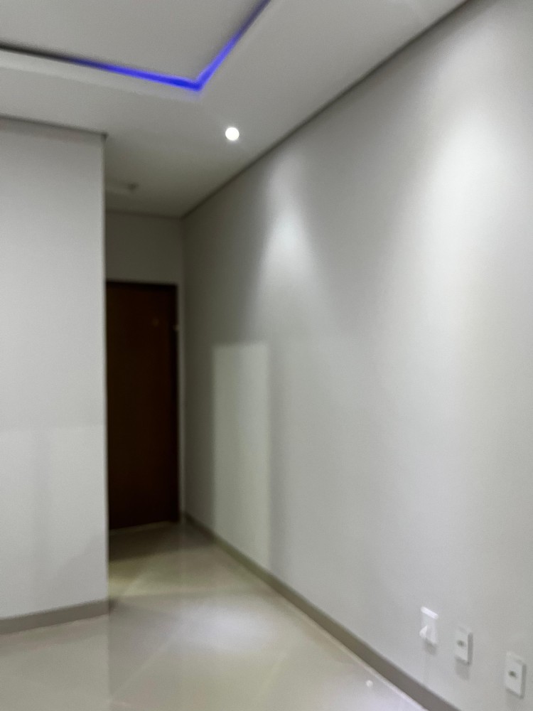 VENDE-SE CASA – 3 QUARTOS – PRÓXIMA AO BANCO DO BRASIL