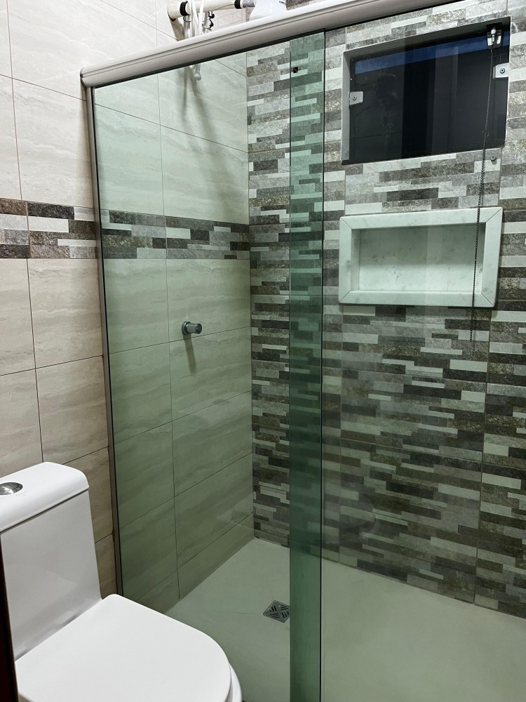 VENDE-SE CASA – 3 QUARTOS – PRÓXIMA AO BANCO DO BRASIL