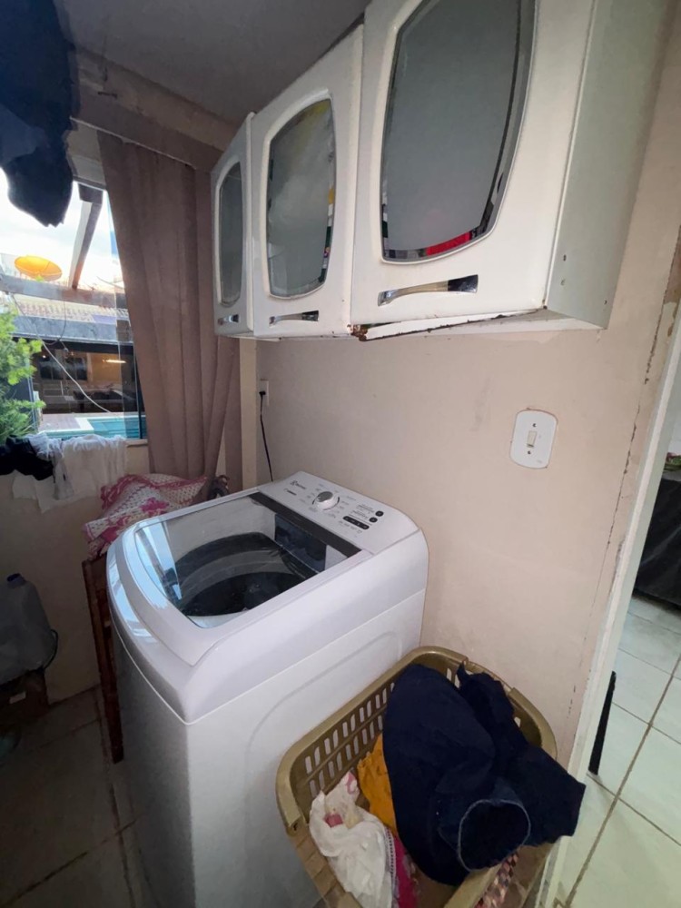 VENDE-SE CASA COM 4 QUARTOS – SETOR 01 JARU