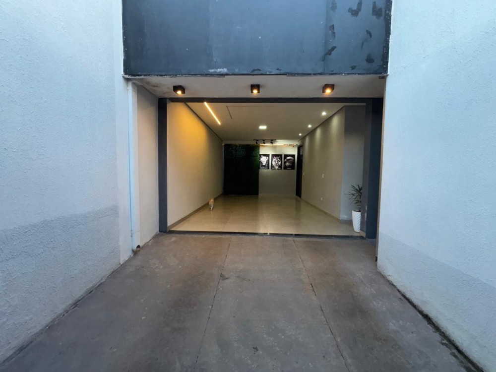 VENDE-SE CASA COM 4 QUARTOS – SETOR 01 JARU