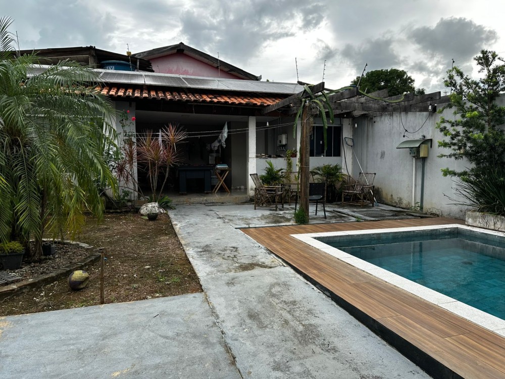 VENDE-SE CASA COM 4 QUARTOS – SETOR 01 JARU