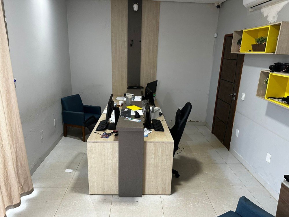 VENDE-SE CASA COM 4 QUARTOS – SETOR 01 JARU