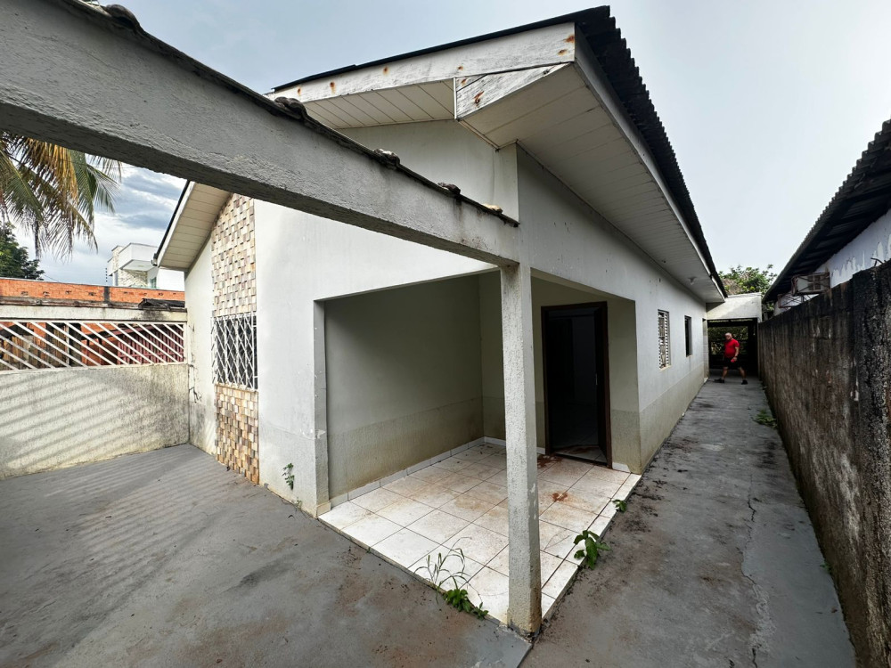 VENDE-SE CASA – 3 QUARTOS – SETOR 02