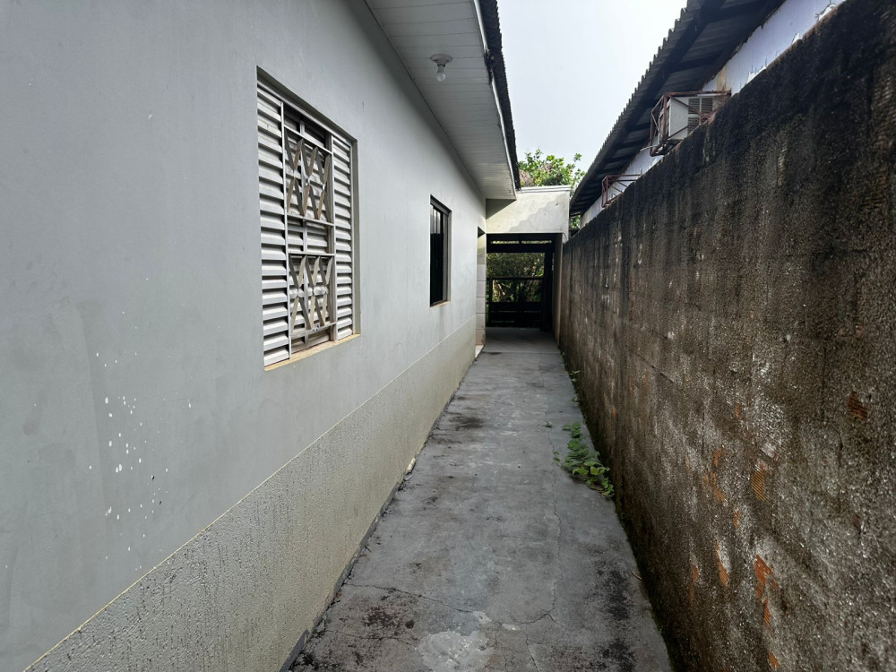 VENDE-SE CASA – 3 QUARTOS – SETOR 02