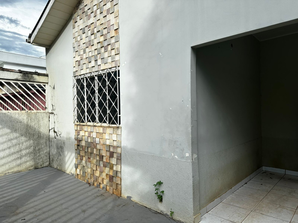 VENDE-SE CASA – 3 QUARTOS – SETOR 02