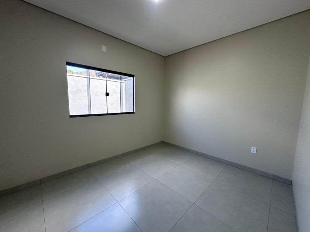 ALUGA-SE CASA – LADO AO IG CENTRO COMERCIAL – 3 QUARTOS