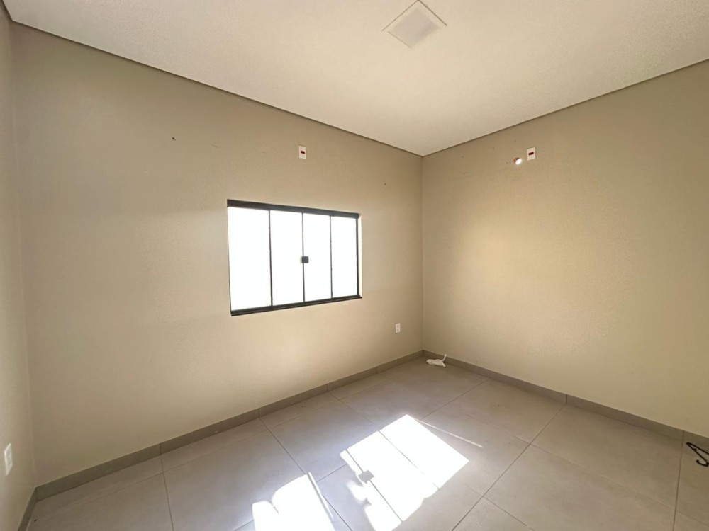 ALUGA-SE CASA COM 3 QUARTOS AO LADO DO IG CENTRO COMERCIAL