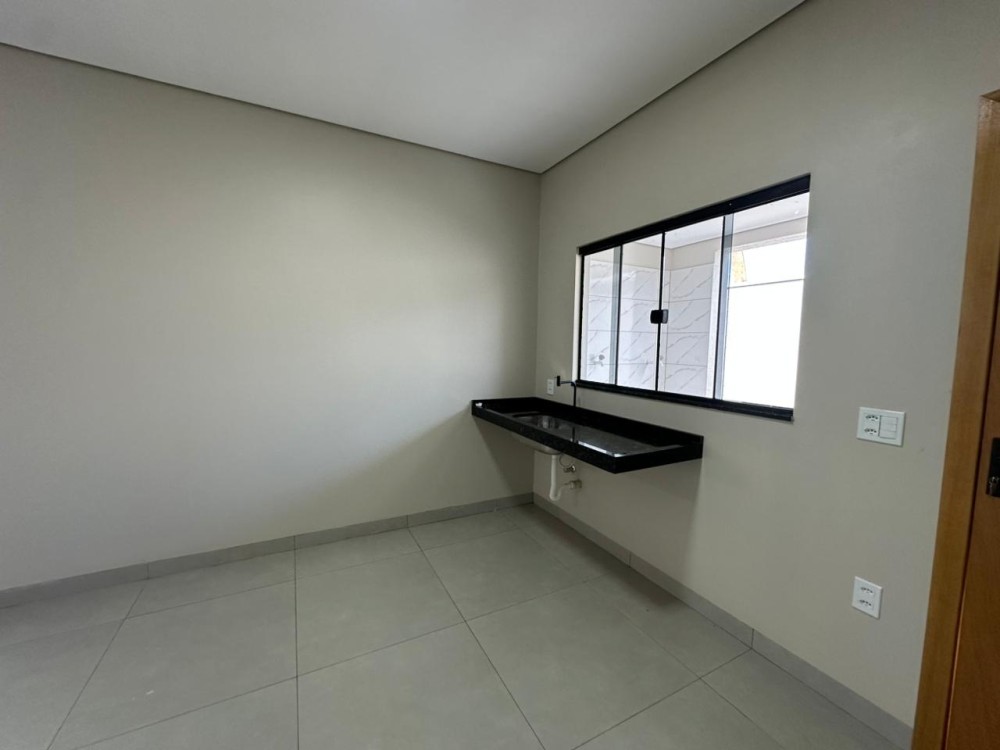 ALUGA-SE CASA – LADO AO IG CENTRO COMERCIAL – 3 QUARTOS